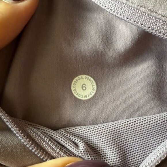 Lululemon Speed Up Mid-Rise 4" Shorts Lilac Sz 6 - Picture 6 of 6
